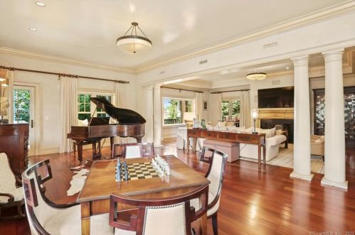 200 Byram Shr Rd, Greenwich CT 06830-6928 exterior