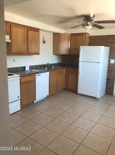 116 Alturas St, Tucson AZ  85705-4574 exterior