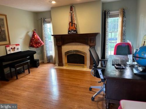 381 Thornhill Dr, Hanover PA  17331-7976 exterior