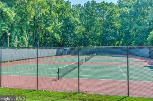 5107 Crossfield Ct, Rockville MD 20852-2141 exterior