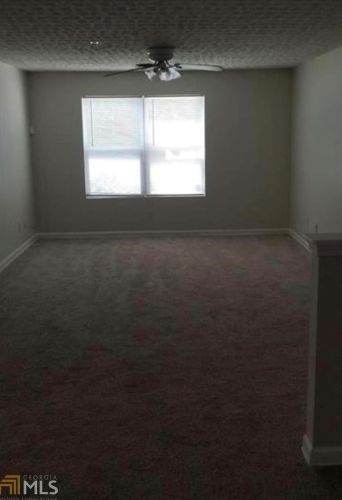 1102 Fairington Village Dr, Lithonia, GA 30038-1360