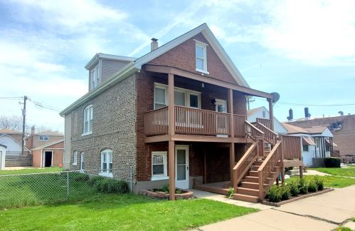 6219 Nagle Ave, Chicago, IL 60638-4207
