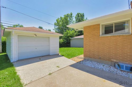 2251 Jackson St, Waukegan IL 60085-5444 exterior