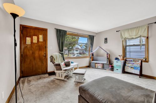 209 70, Milwaukee WI 53218-1815 exterior