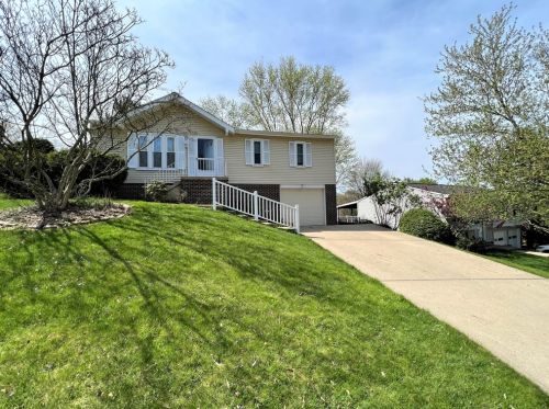 2266 Chapparal Dr, Pittsburgh, PA 15239-2355