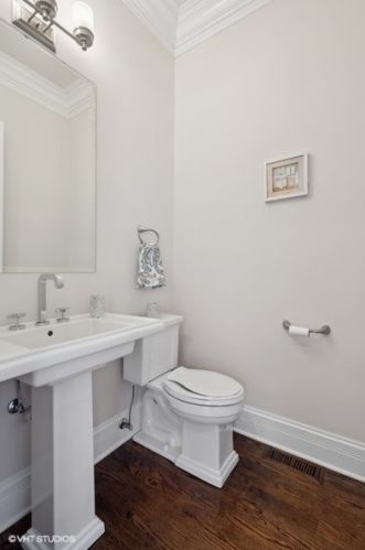 421 50 St, Chicago IL 60615-2222 exterior