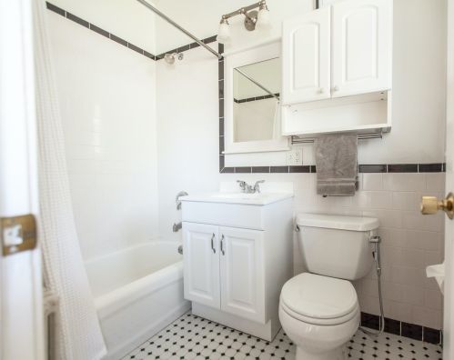 2510 Leland Ave, Chicago IL  60625-2916 exterior