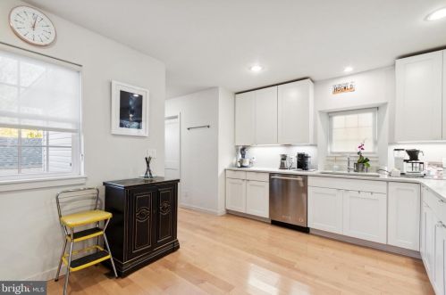 134 Linwood Ave, Ardmore PA 19003-3128 exterior