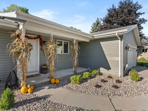 4965 Brookfield Cir, Manitowoc WI 54220-9362 exterior