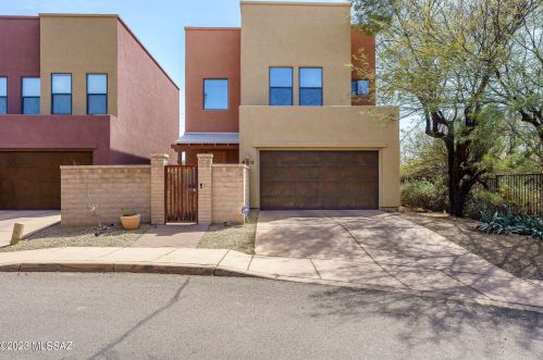 150 Castlefield Cir, Tucson AZ  85704-5783 exterior