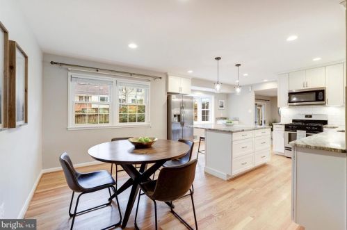 8428 Cherry Vly Ln, Alexandria VA 22309-2100 exterior