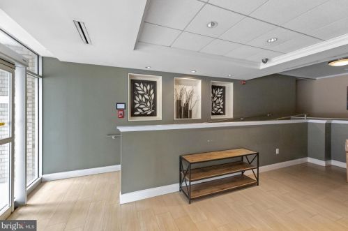 1330 New Hampshire Ave, Washington DC  20036-6350 exterior