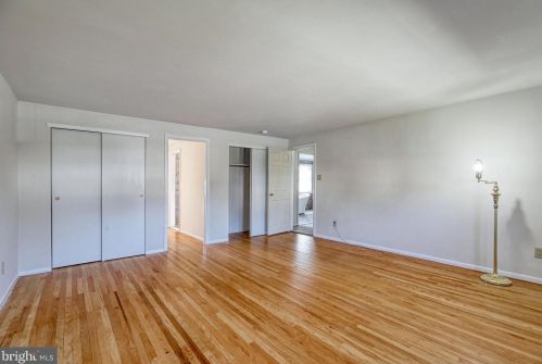 100 Acadia Dr, Riverton NJ 08077-3136 exterior