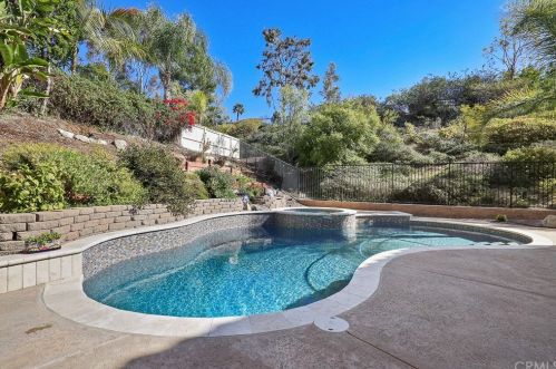 2525 Alexander Ct, Tustin, CA 92782-1440