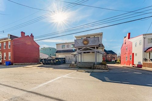 200 Main St, Pittsburgh PA 15215-2447 exterior