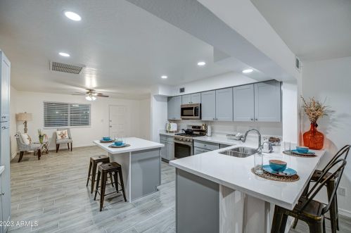 12616 20th Dr, Phoenix AZ  85029-2611 exterior