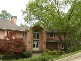 2255 Sidney Dr, Gainesville, GA 30506-1168