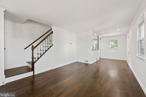 6916 Westhampton Dr, Alexandria, VA 22307-1527