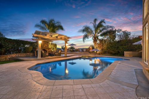 31345 Avenida Del Reposo, Temecula CA 92591-1724 exterior