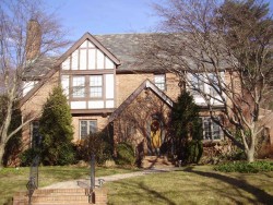 31 Montrose St, Newton, MA 02458-2717