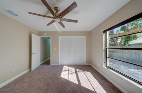 5012 Barrowe Dr, Tampa FL 33624-2593 exterior