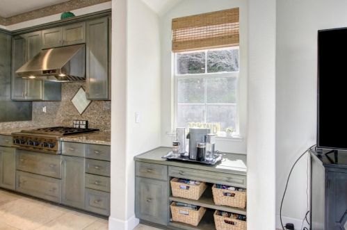 1086 Souza Dr, Folsom CA 95762-7556 exterior