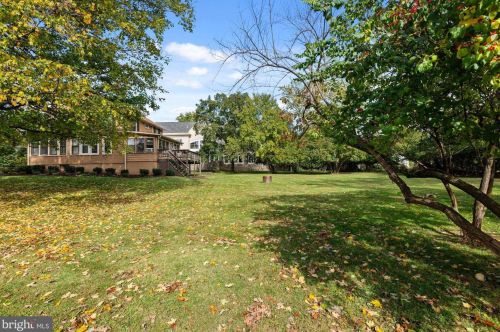 109 Forest Ave, Rockville MD 20850-1820 exterior