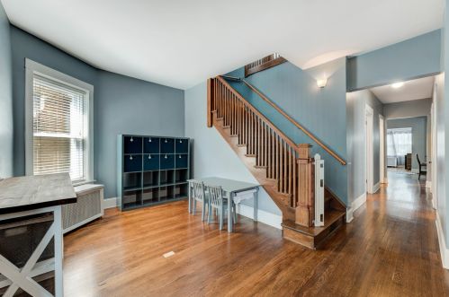 3334 Wilson Ave, Chicago, IL 60625-5311