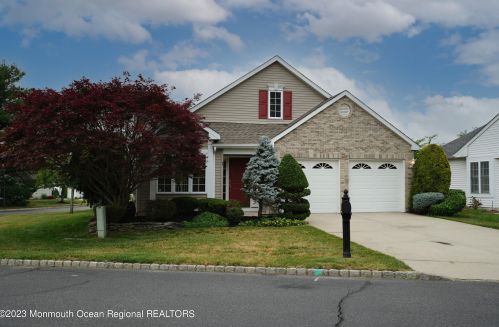 1 Avon Dr, Jackson Twp, NJ 08527-0039
