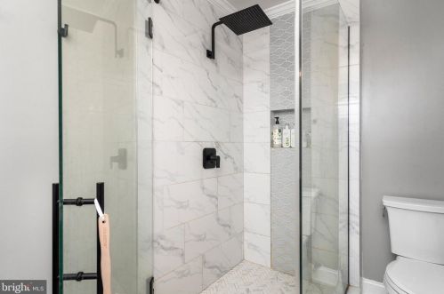 54 Peter Rafferty Dr, Trenton NJ  08690-1816 exterior