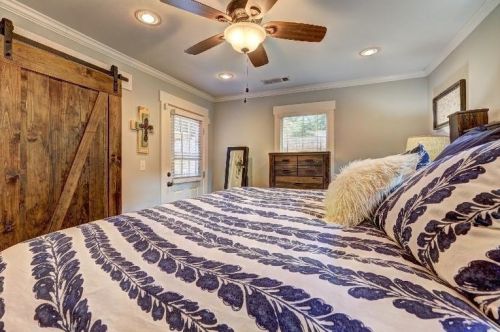 1401 Forrest Ave, Atlanta GA 30344-2709 exterior