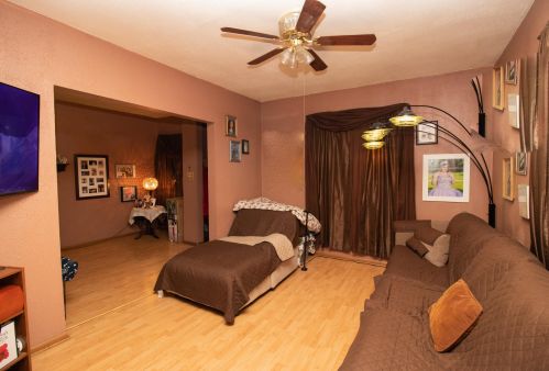 1261 36, Milwaukee WI 53215-1437 exterior