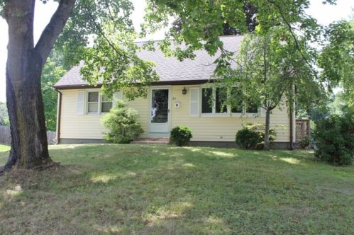 26 Litchfield Dr, Enfield, CT 06082-5807