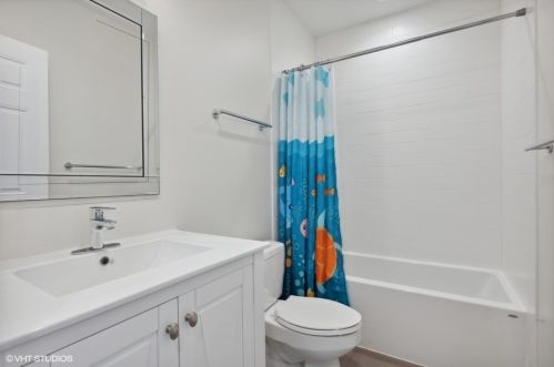 2425 Pensacola Ave, Chicago IL  60618-1607 exterior