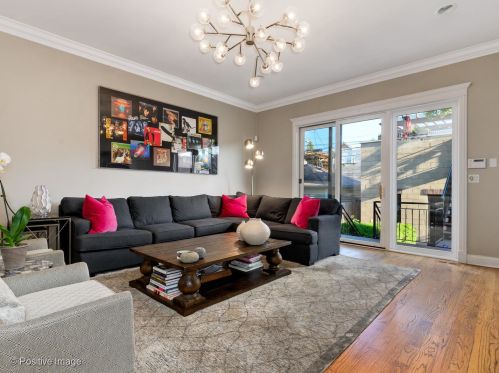 1707 Nelson St, Chicago IL 60657-3027 exterior