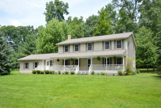 1115 Forest Dr, Kalamazoo, MI 49002-6313