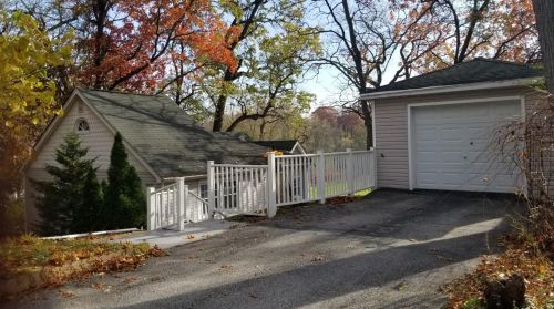 2619 Riverside Dr, Gary, IN 46405-2167