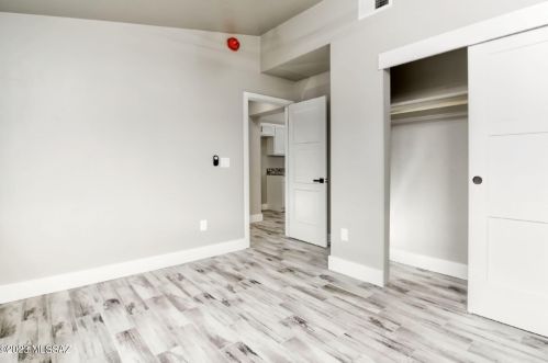 892 Glenn St, Tucson AZ  85705-4120 exterior