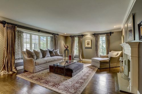 233 Ravine Baye Rd, Milwaukee WI 53217-1330 exterior