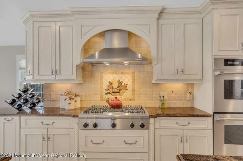 26 Brasch Blvd, Middletown NJ 07748-3161 exterior