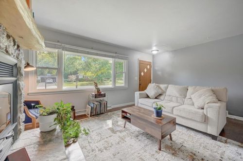 6422 Darnel Ave, Milwaukee, WI 53223-2861