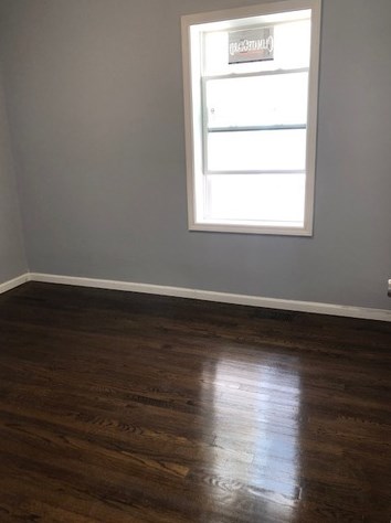 8422 Saginaw Ave, Chicago IL 60617-2028 exterior