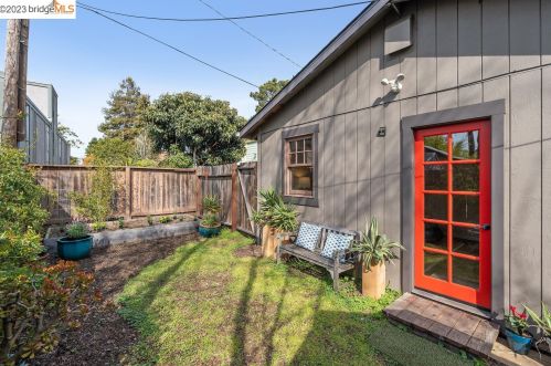 2122 Sacramento St, Berkeley CA 94702-1905 exterior