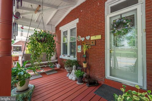 739 Charlotte St, Pottstown, PA 19464-4631