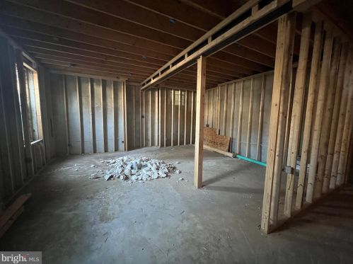 6627 Lincoln Dr, Philadelphia PA exterior