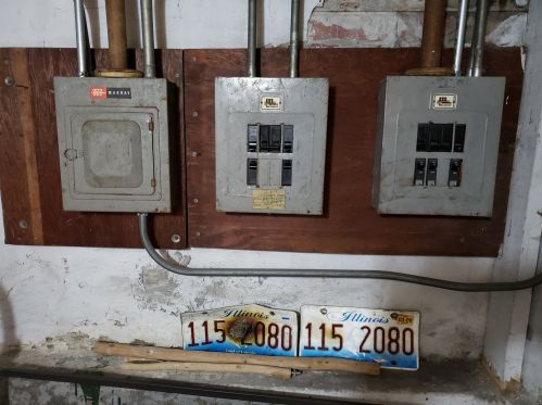 3217 Southport Ave, Chicago IL 60657-3228 exterior