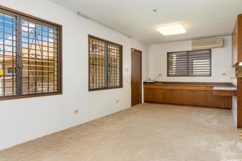 1572 Kalakaua Ave, Honolulu HI  96826-2401 exterior