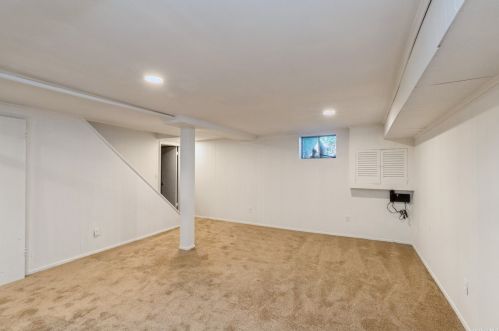 9 Arlington St, Huntington Station NY 11747-2631 exterior