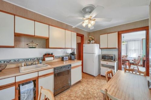 66 Mtn Ave, Middletown NY 10940-6247 exterior