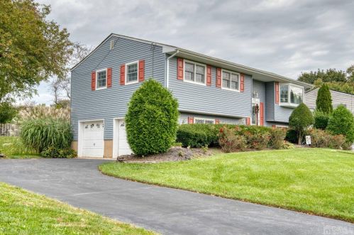 22 Mitchell Ave, Piscataway, NJ 08854-5567